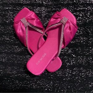 Pink bow sandals
